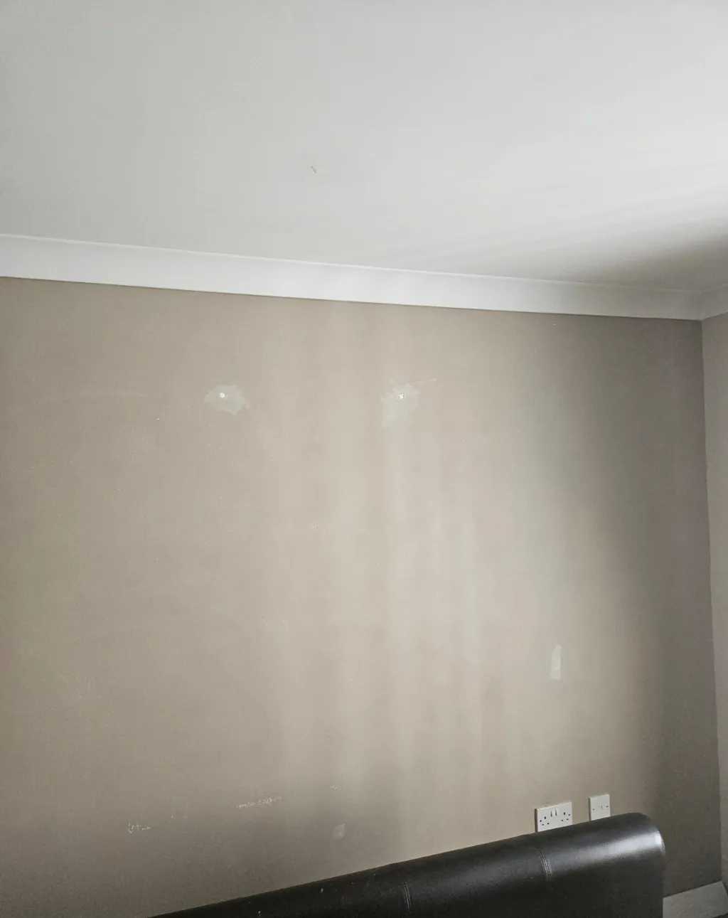 Plain Bedroom wall with Brown Suede effect paint